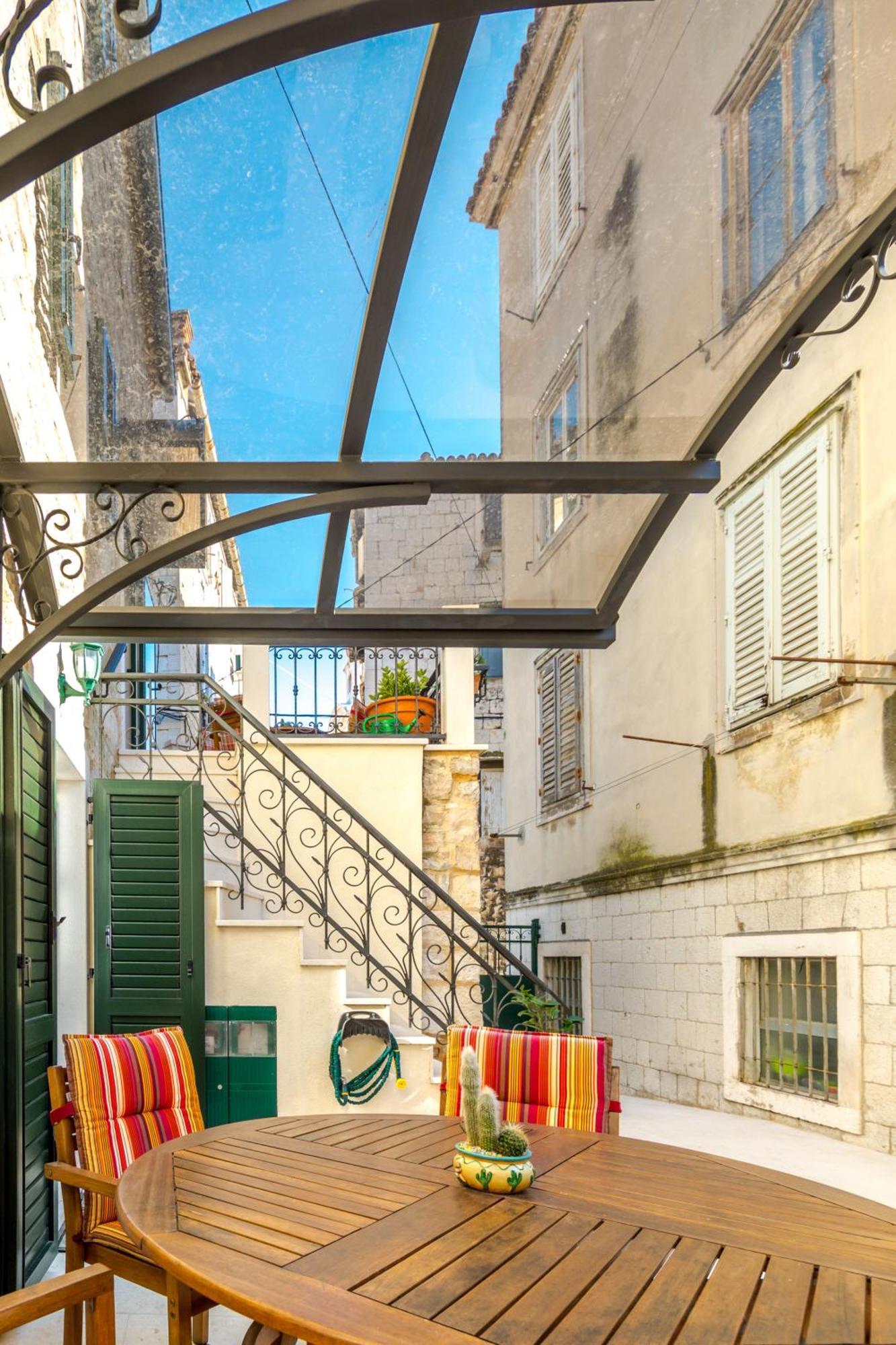 Apartament And Erede